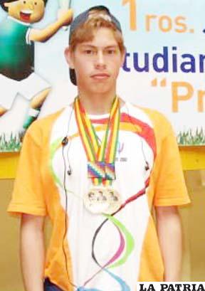 Fernando Enrique Nava, fue la revelación de la natación el año 2010