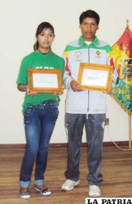 Jessica Argote y Eduardo Salamanca, los medallistas de los Juegos Trasandinos - Argentina 2010,  fueron reconocidos como los mejores del año por el Círculo de Periodistas Deportivos de Oruro