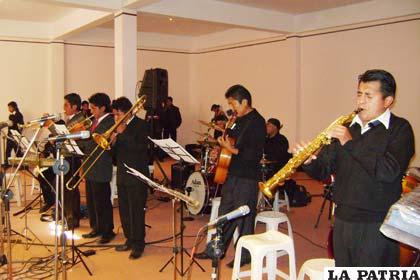 Alumnos de la Escuela de Música Avezul