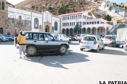 En cercanías del Santuario se instalarán graderías para apreciar la llegada de los danzantes devotos de la Virgen del Socavón