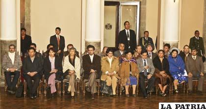Algunos ministros no gozan de la confianza de los sectores sociales