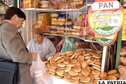 Dirigentes panificadores de acuerdo con vender el pan de 60 gramos a 0,40 centavos