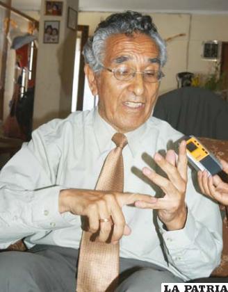 Guillermo Moscoso Bermúdez, hoy, con 49 años de servicio al periodismo