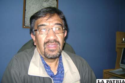 Boris Medina, Oficial Mayor de Desarrollo Urbano, preocupado con el tema del relleno sanitario en Huajara