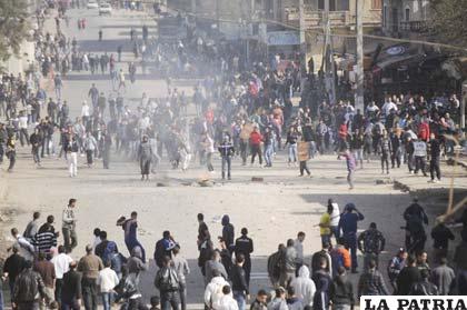 Enfrentamientos entre manifestantes y policías en Argel, el pasado jueves