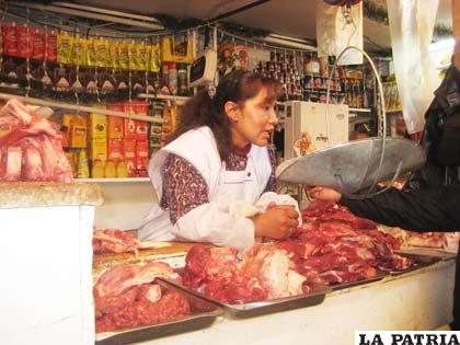 El precio de la carne subió de manera general en los mercados.