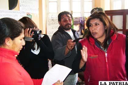 La Alcaldesa Rossío Pimentel soluciona el problema de la huelguista María Luz Lara que reclamó su reincorporación al municipio