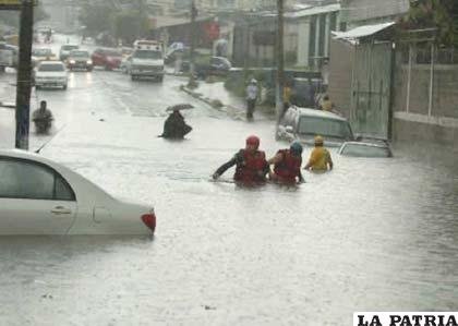 Se eleva el número de muertos en Río de Janeiro y lluvias aún no cesan