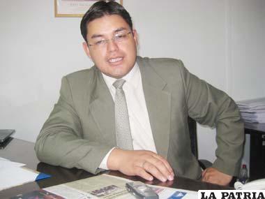 Gerente distrital de Impuestos Nacionales, Enrique Trujillo