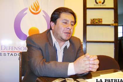 Marco Rivera Defensor del pueblo mediará en conflicto de dos mujeres huelguistas