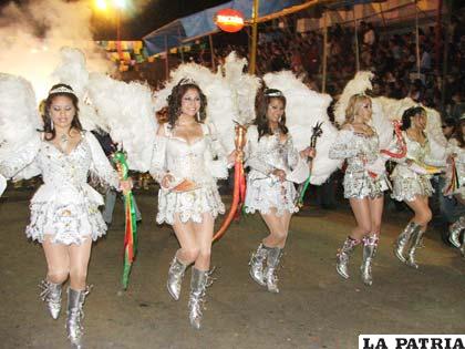 Las “Virtudes” personajes que nacieron al interior de la Diablada Urus para participar en el Carnaval