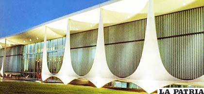 Casa presidencial de la Alborada, con sede en Brasilia, fue invadida por un sujeto con problemas mentales