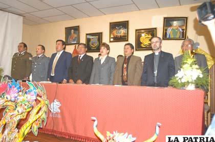 Autoridades resaltaron la labor de la ACFO en el Carnaval de Oruro