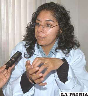 Sandra Castro Cari, reumatóloga