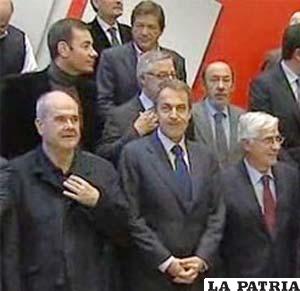 Cumbre de Zapatero con los barones del PSOE en clima de incertidumbre