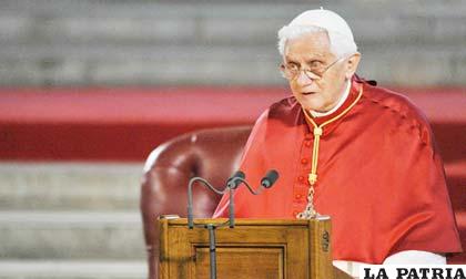 Benedicto XVI reconoció que los problemas que llevan a anular un casamiento no siempre se pueden anticipar, pero pidió los sacerdotes mejores consejos prematrimoniales