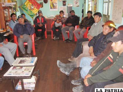 Cooperativistas de Llallagua evalúan resultado de su manifestación