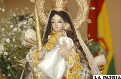 La sagrada imagen de la Virgen de Copacabana