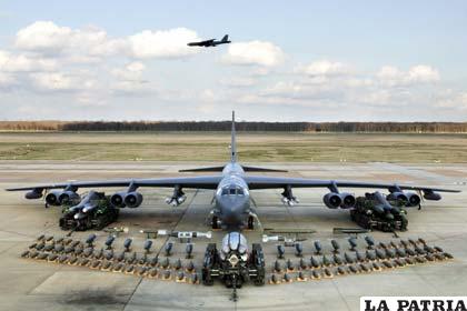El bombardero B-52 del ejército de Estados Unidos cargaba bombas nucleares.