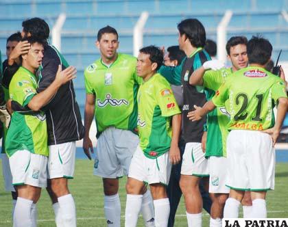 Jugadores de Oriente Petrolero hoy juegan con The Strongest