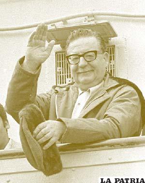 Presidente Salvador Allende durante el golpe militar de Augusto Pinochet, el 11 de septiembre de 1973.