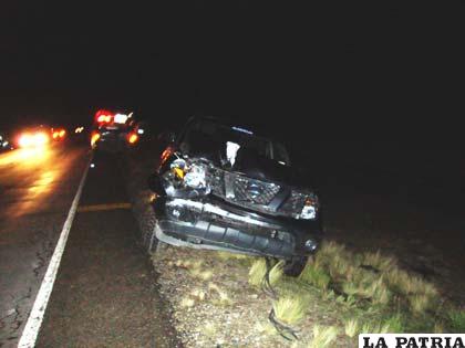 El vehículo que impactó después que los dos motorizados particulares colisionaran de frente