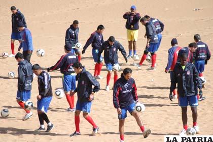 Universitario volverá atrabajar en los arenales de Oruro