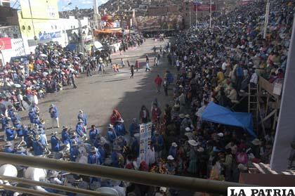Las graderías para observar la entrada devocional del Carnaval de Oruro, serán diseñadas por la Alcaldía