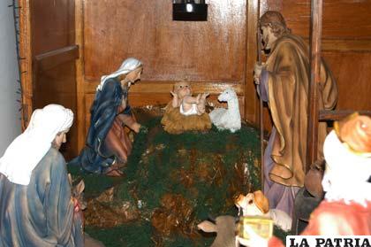 Nacimiento del Niño Jesús que recrea pasajes bíblicos