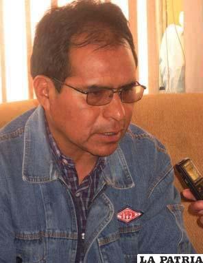 Gilmar Cruz, Jefe de zona comercial Oruro de YPFB