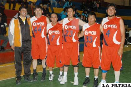 Jugadores del equipo de Granos que representa a Oruro