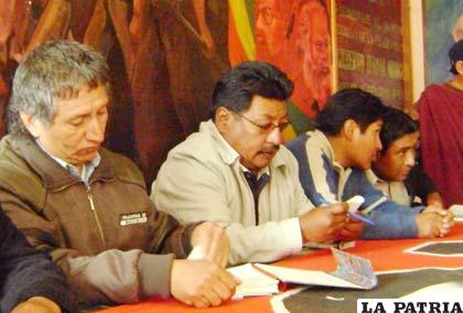 Dirigentes de la COD de Oruro