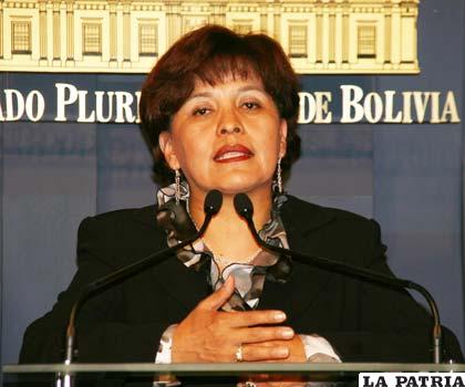 Nardy Suxo podría dejar de acompañar la gestión del presidente Morales