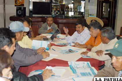 Reunión nacional analiza problemática del agua y la minería