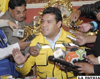 Alcalde de La Paz pide a la fiscalía investigar complot político