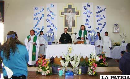 Obispo Cristóbal Bialasik inaugura nueva parroquia “Madre Teresa de Calcuta” en la zona Este