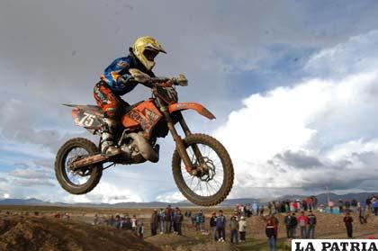 Los motociclistas mostraron su pericia conductiva