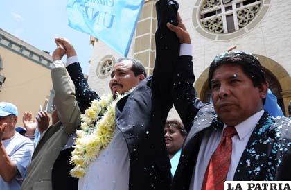 El alcalde electo de la localidad de Quillacollo, Charles Becerra de la agrupación ciudadana Unidad Nueva Esperanza