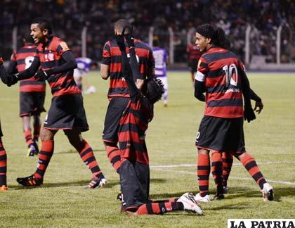 Flamengo dio el primer golpe por intermedio de Luiz Antonio