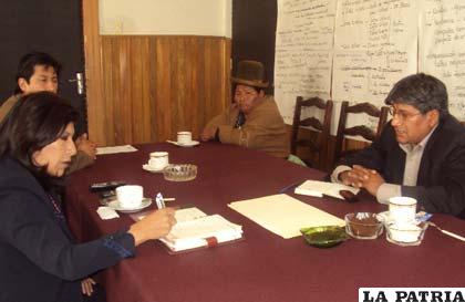 Reunión de coordinación entre la alcaldesa, Rossío Pimentel y el presidente del Concejo Municipal, Juan José Ramírez