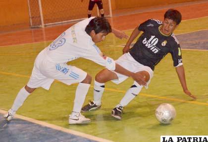 El futsal es un deporte popular en Oruro