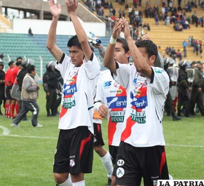 Festejo de los jugadores de Nacional Potosí
