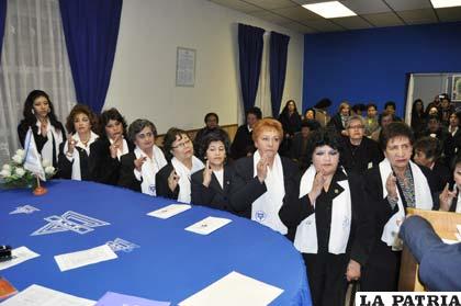 Posesión del nuevo directorio de la Asociación Cristiana Femenina (Oruro)