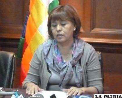 Oficialistas y opositores critican respaldo de Evo Morales a Nardi Suxo