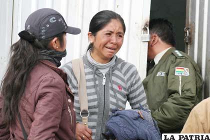 Familiares del policía fallecido lloran la pérdida