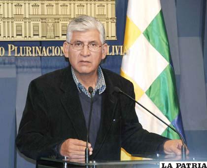 Ministro Mario Virreirra fue cuestionado por la Federación Sindical de Trabajadores Mineros