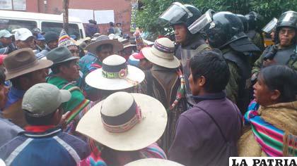 Comunarios de Challapata pretendían entrar al Tribunal de Justicia