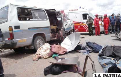 5 muertos en la carretera a Desaguadero por accidente de tránsito