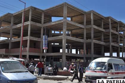 Obras iniciadas hace varios años para construir el edificio del Organismo Operativo de Tránsito