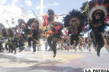 Los Tobas Zona Sud y su presentación en el Carnaval 2012